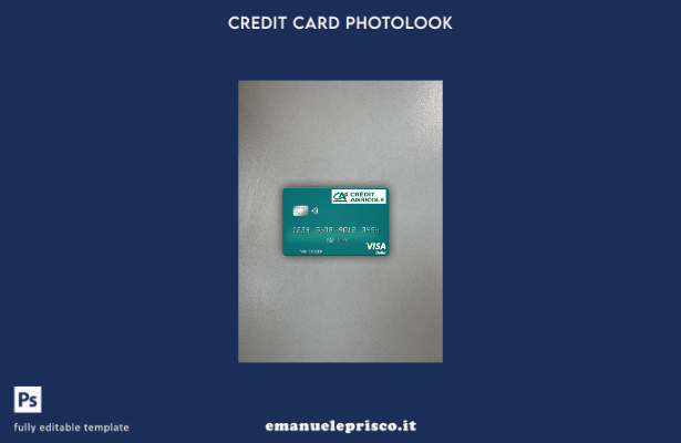 modello frontale photolook con carta di debito visto France Credit Agricole Bank